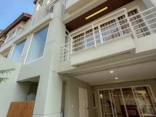 For sale 3 bed townhouse in Hua Hin, Prachuap Khiri Khan