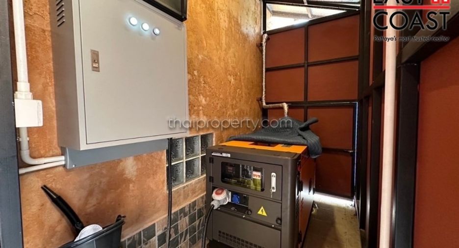 For sale 5 bed house in Bang Lamung, Chonburi