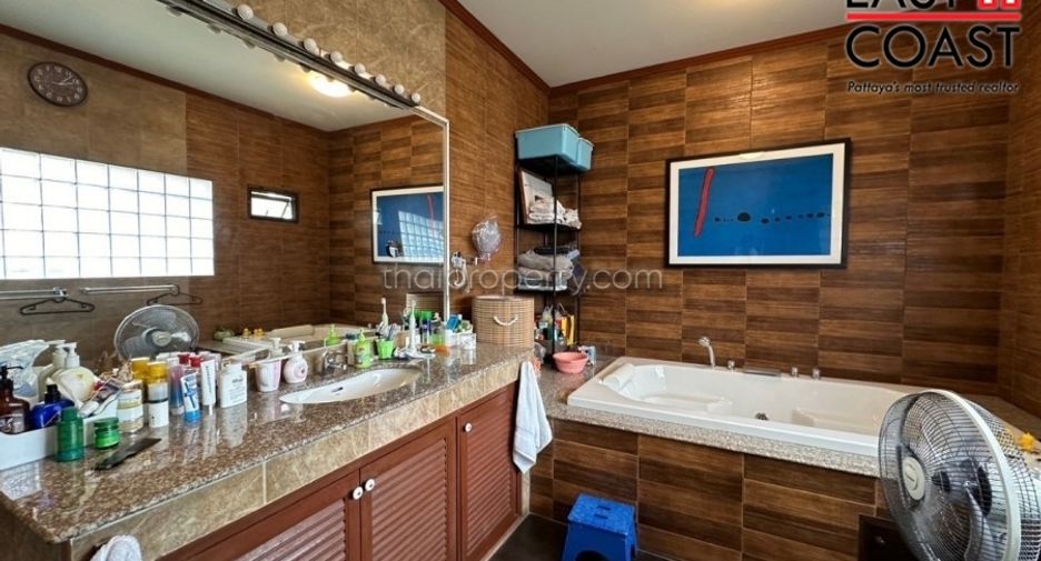 For sale 5 bed house in Bang Lamung, Chonburi