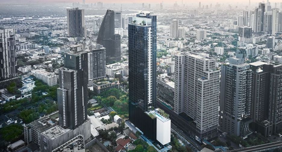 For sale 1 bed condo in Khlong Toei, Bangkok