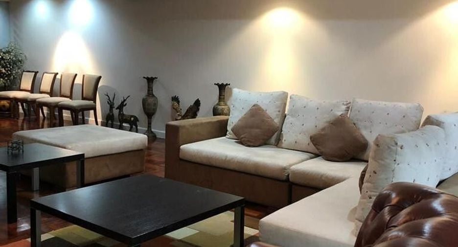 For rent 3 bed condo in Watthana, Bangkok