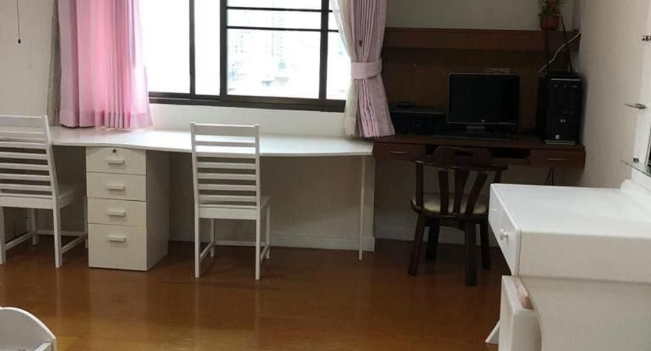 For rent 3 bed condo in Watthana, Bangkok