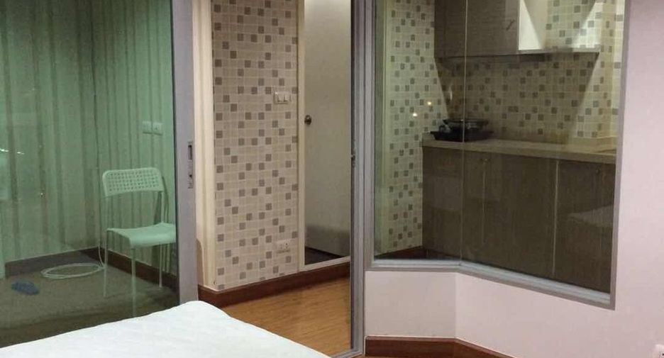 For sale 1 bed condo in Khlong Toei, Bangkok