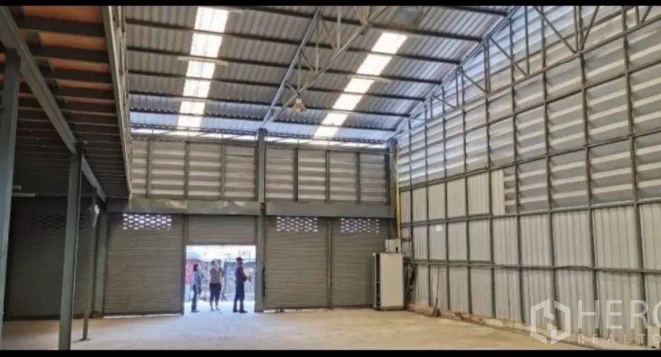 For rent warehouse in Huai Khwang, Bangkok