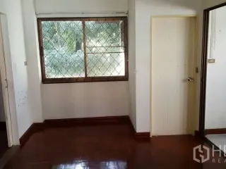 出租 4 卧室 独立屋 在 Watthana, 曼谷