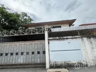 出租 4 卧室 独立屋 在 Watthana, 曼谷
