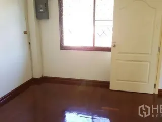 出租 4 卧室 独立屋 在 Watthana, 曼谷