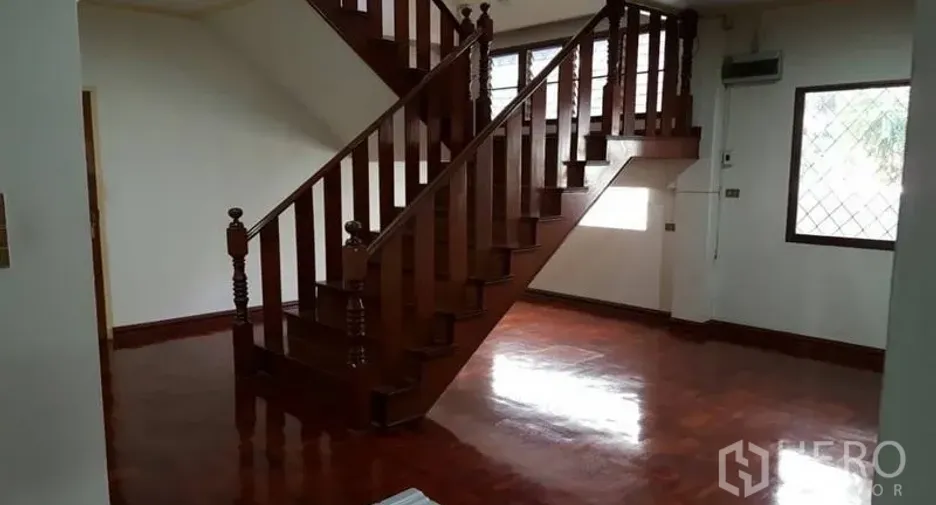出租 4 卧室 独立屋 在 Watthana, 曼谷