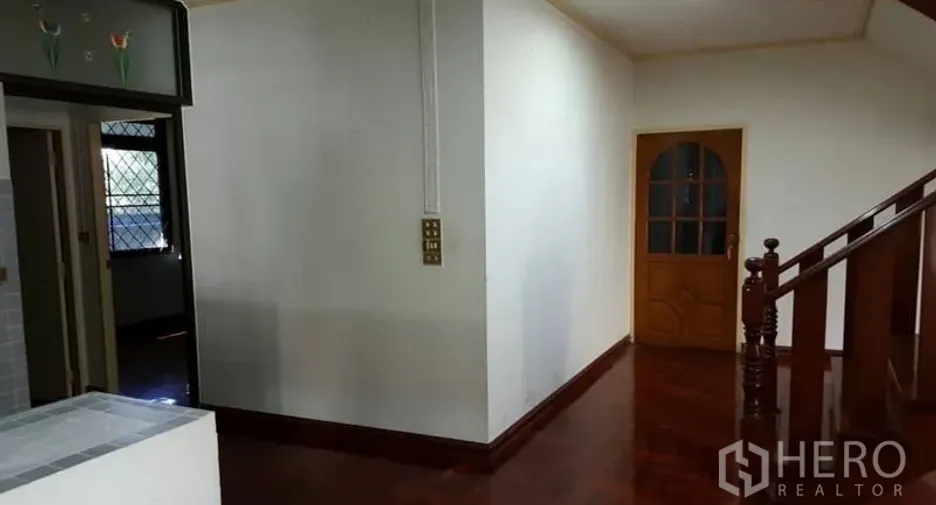 出租 4 卧室 独立屋 在 Watthana, 曼谷