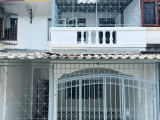 For sale 2 bed townhouse in Mueang Nakhon Ratchasima, Nakhon Ratchasima