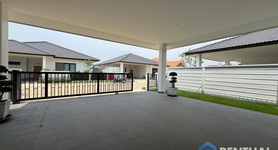 For sale 3 bedrooms house in East Pattaya, Pattaya