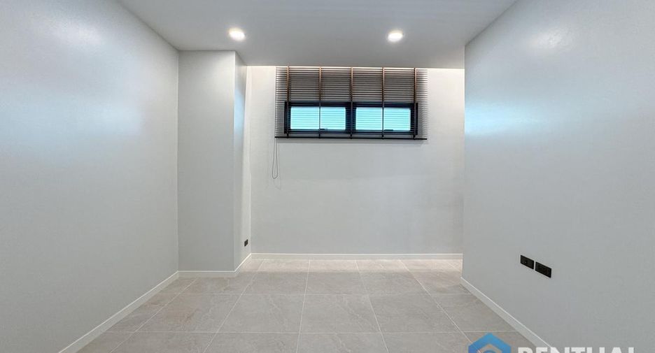 For sale 3 bedrooms house in East Pattaya, Pattaya