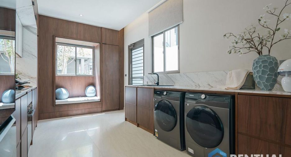 For sale 4 bedrooms house in Bang Lamung, Chonburi