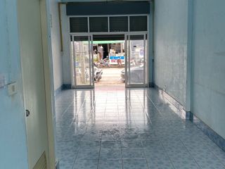For sale 2 bed townhouse in Mueang Sakon Nakhon, Sakon Nakhon