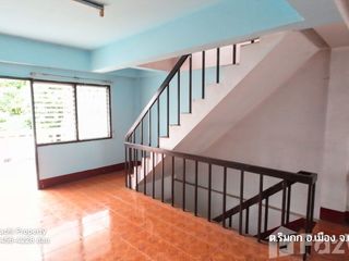 For sale 2 bed townhouse in Mueang Chiang Rai, Chiang Rai