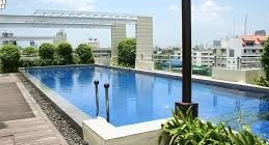 For sale 2 bedrooms condo in Yan Nawa, Bangkok