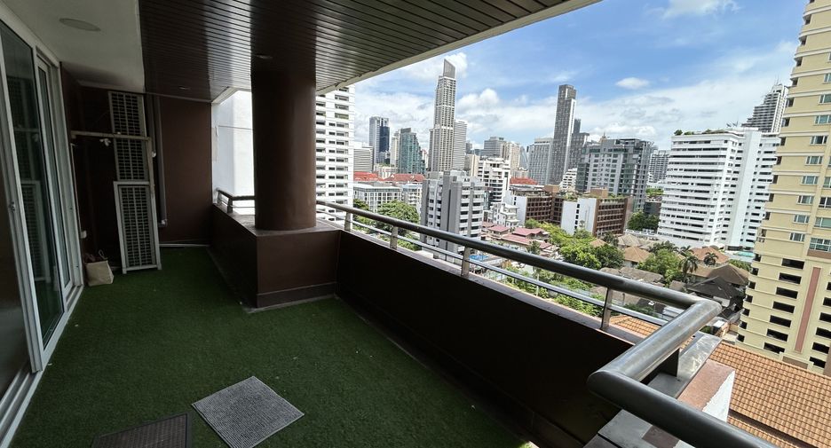For sale 3 bed condo in Watthana, Bangkok