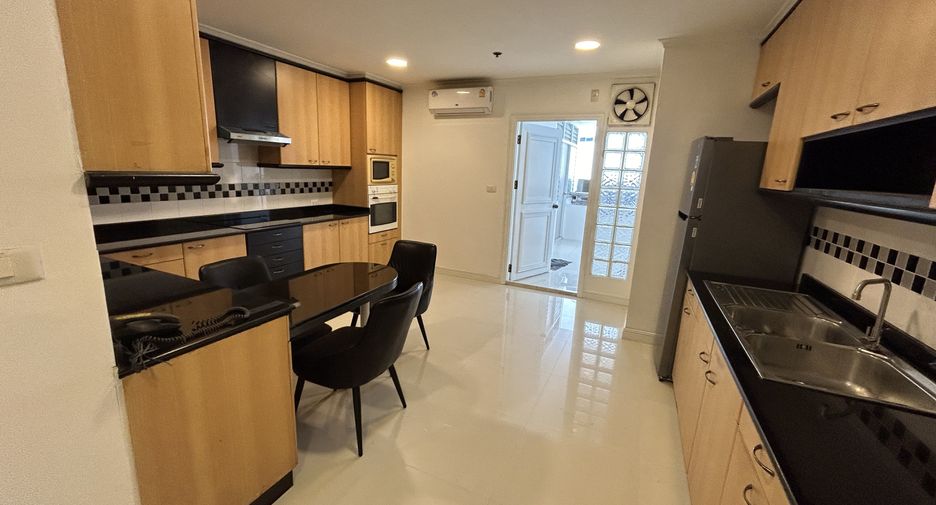For sale 3 bed condo in Watthana, Bangkok