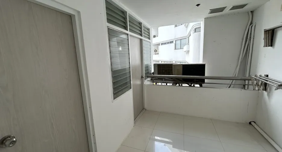For sale 3 bed condo in Watthana, Bangkok