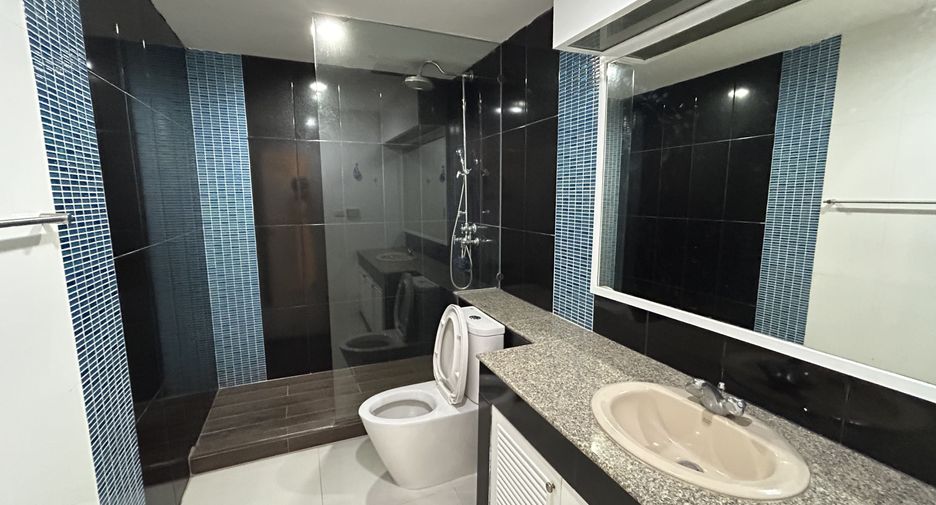 For sale 3 bed condo in Watthana, Bangkok