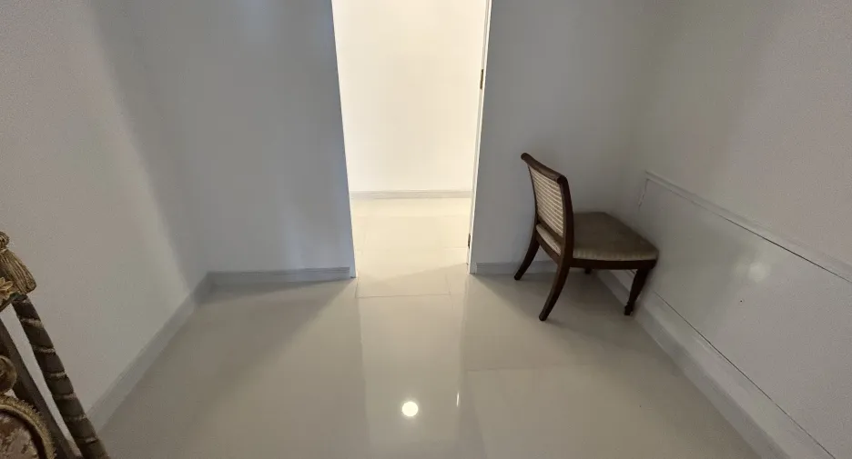 For sale 3 bed condo in Watthana, Bangkok