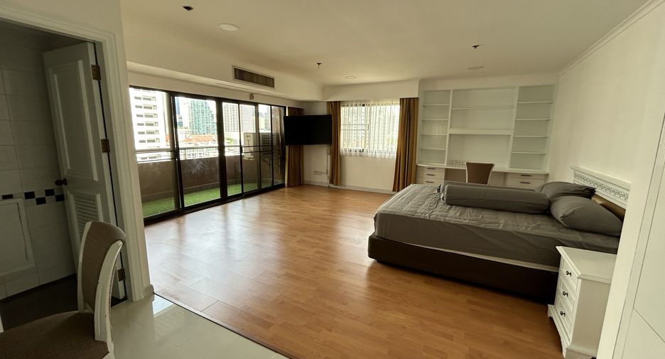 For sale 3 bed condo in Watthana, Bangkok