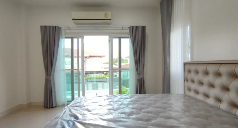 For rent 5 bed villa in Bang Lamung, Chonburi