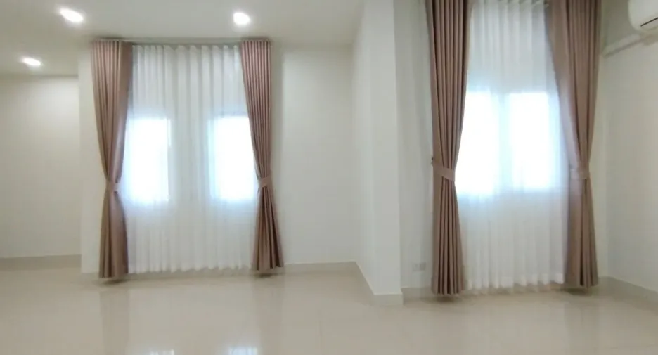 For rent 5 bed villa in Bang Lamung, Chonburi