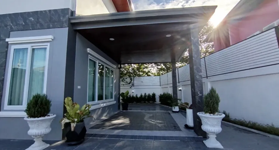 For rent 5 bed villa in Bang Lamung, Chonburi