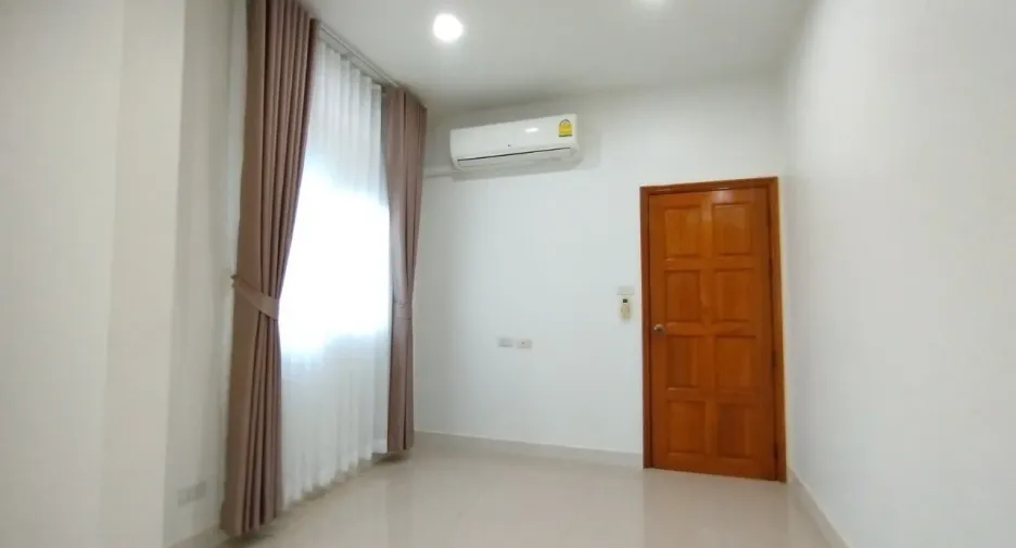 For rent 5 bed villa in Bang Lamung, Chonburi
