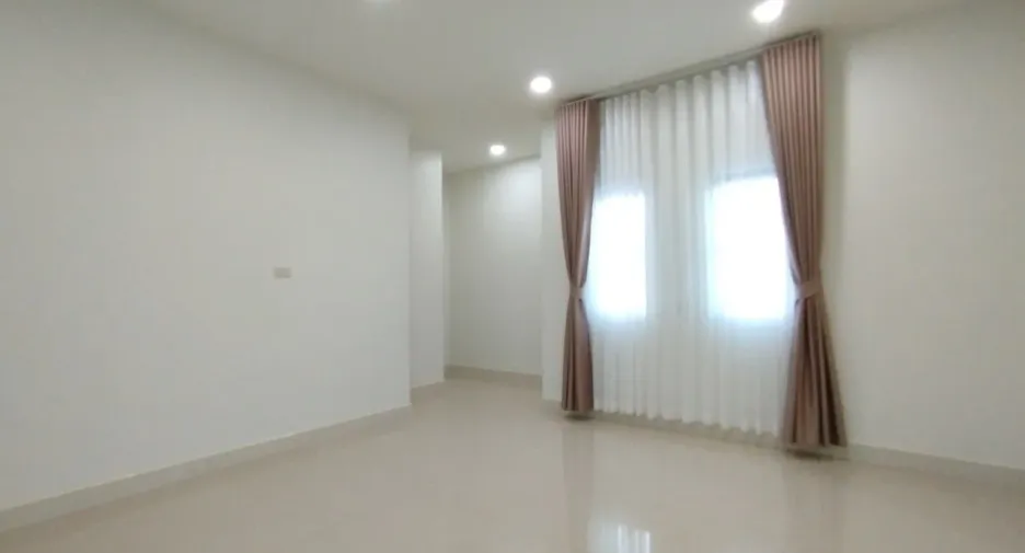 For rent 5 bed villa in Bang Lamung, Chonburi