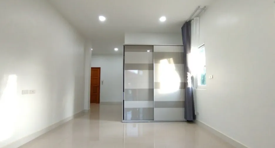 For rent 5 bed villa in Bang Lamung, Chonburi