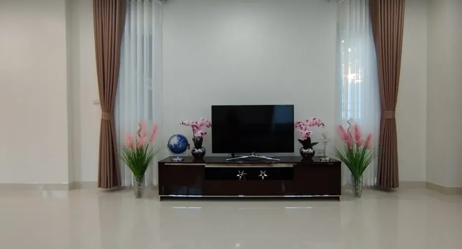 For rent 5 bed villa in Bang Lamung, Chonburi