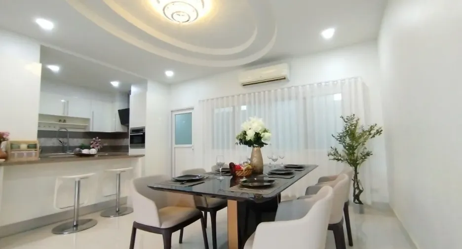 For rent 5 bed villa in Bang Lamung, Chonburi