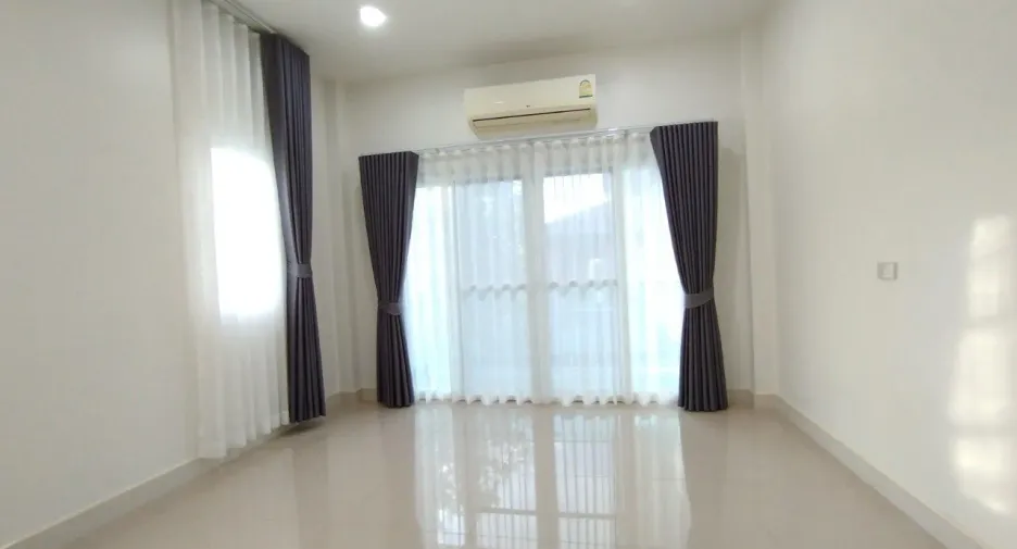 For rent 5 bed villa in Bang Lamung, Chonburi