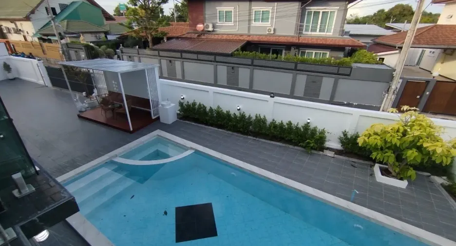 For rent 5 bed villa in Bang Lamung, Chonburi
