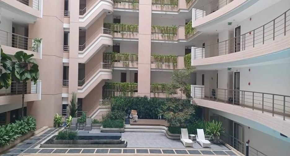 For sale 2 Beds condo in Pathum Wan, Bangkok