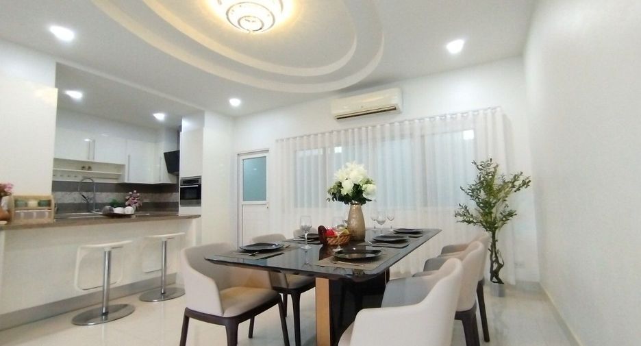 For sale 5 bed villa in Bang Lamung, Chonburi