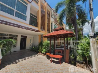 For sale 3 bed townhouse in Cha Am, Phetchaburi