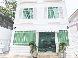 For rent 3 bed townhouse in Saraphi, Chiang Mai