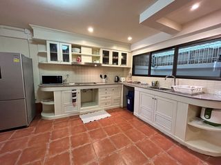 For sale 4 bed townhouse in Hua Hin, Prachuap Khiri Khan