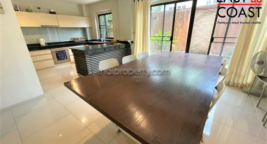 For rent and for sale 3 bed house in Sattahip, Chonburi
