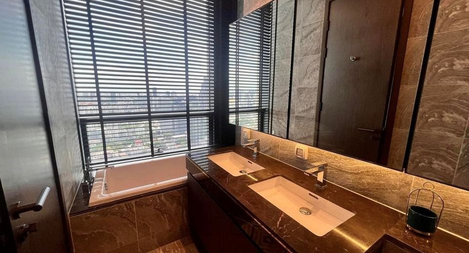 For rent 2 bedrooms condo in Khlong Toei, Bangkok