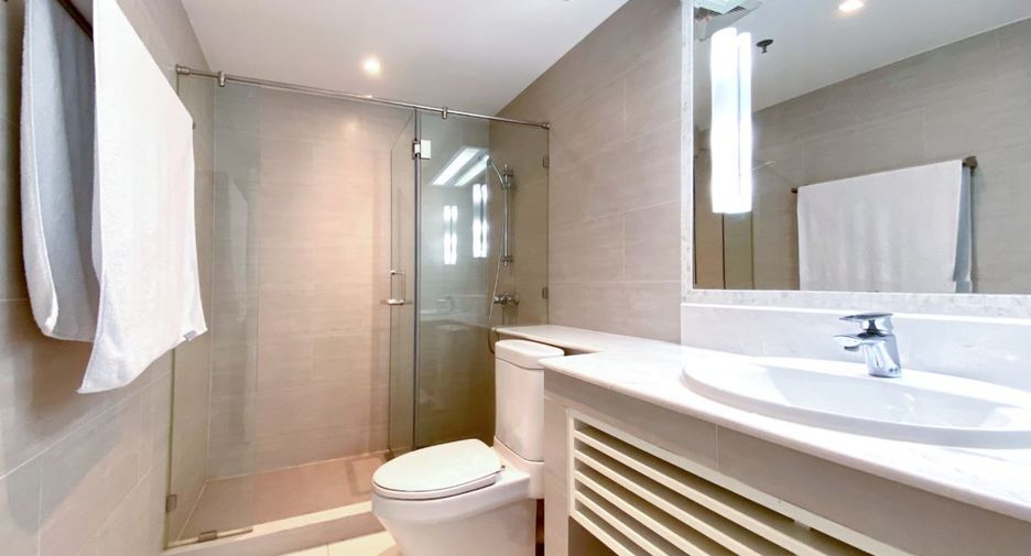 For sale 3 bed condo in Watthana, Bangkok