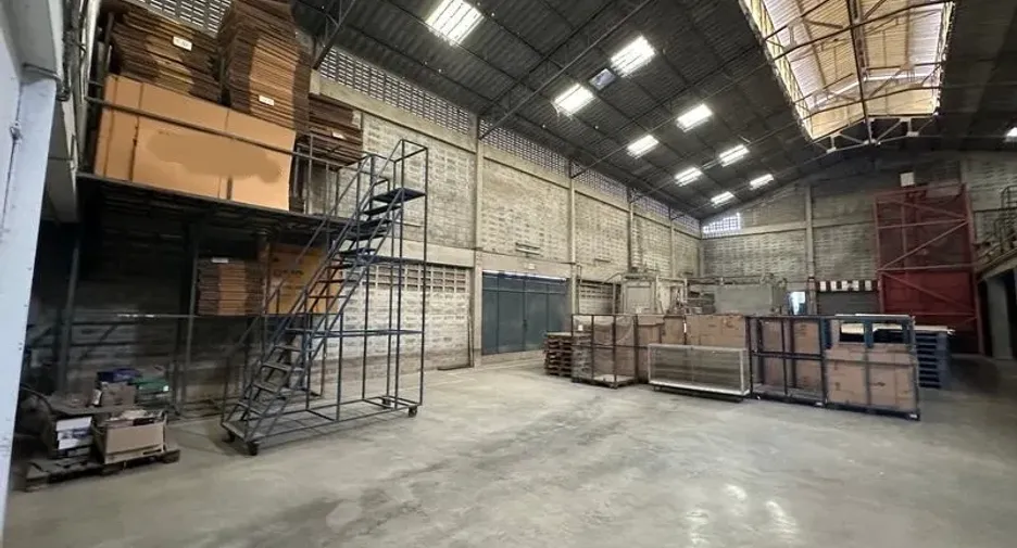 For rent warehouse in Lam Luk Ka, Pathum Thani