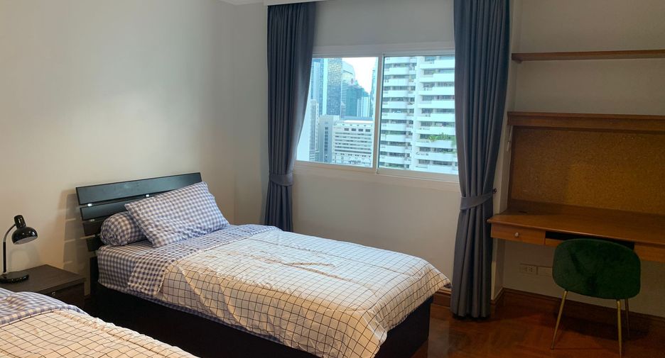 For sale 3 bed condo in Watthana, Bangkok