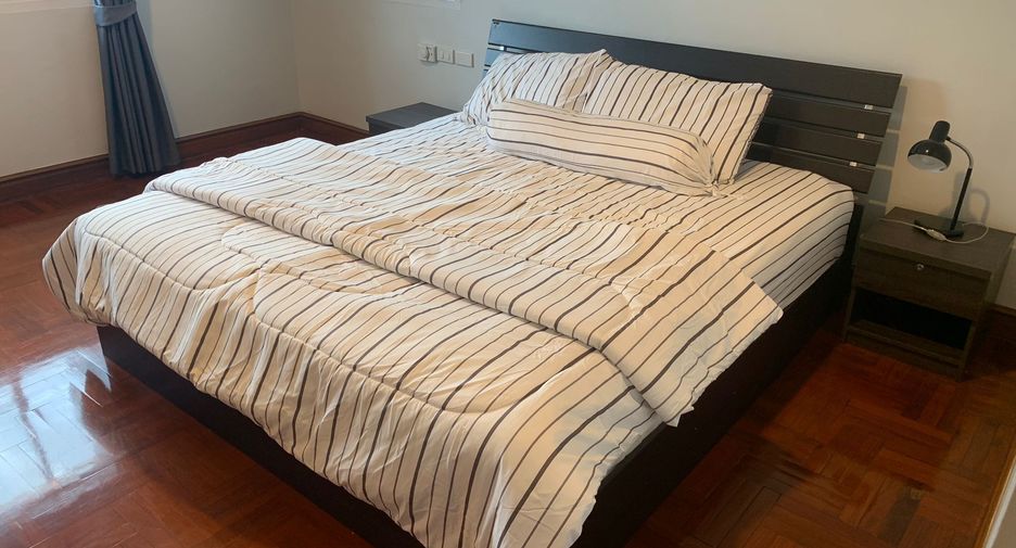 For sale 3 bed condo in Watthana, Bangkok