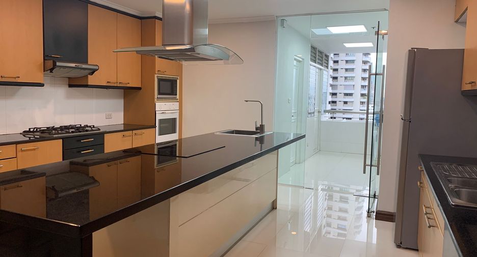 For sale 3 bed condo in Watthana, Bangkok