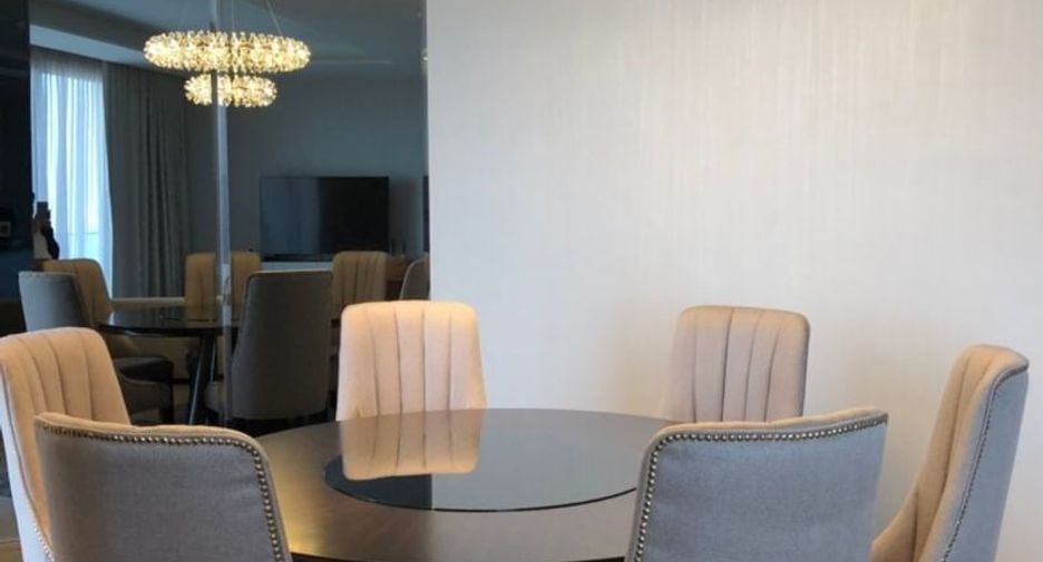 For rent 3 ベッドルーム condo in Khlong San, Bangkok