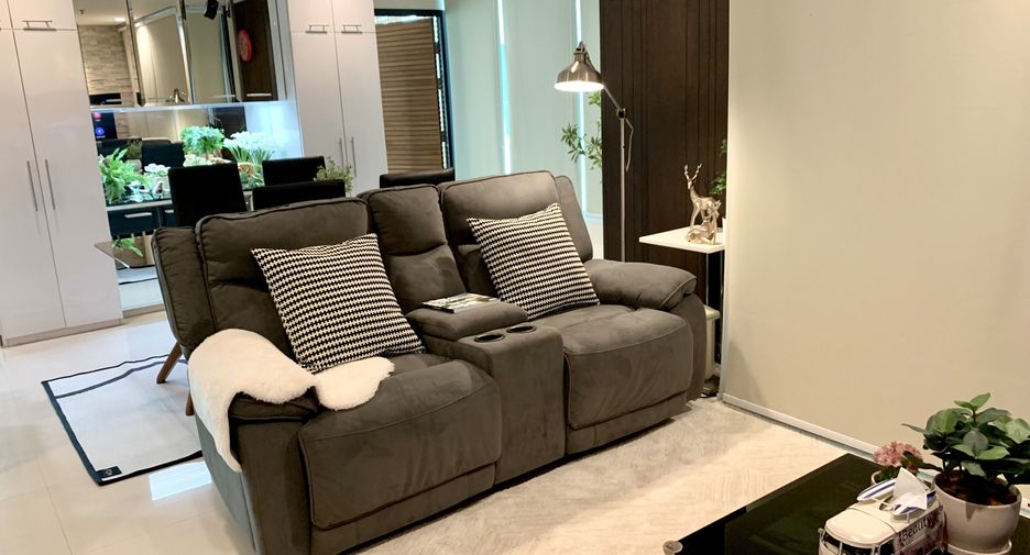 For sale 2 bed condo in Watthana, Bangkok Hipflat